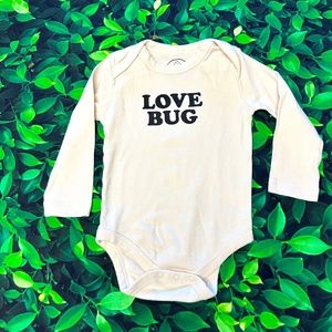 Tenth and Pine - Organic Cotton- Love bug Long sleeve Onesie - 0-3 MO VGUC